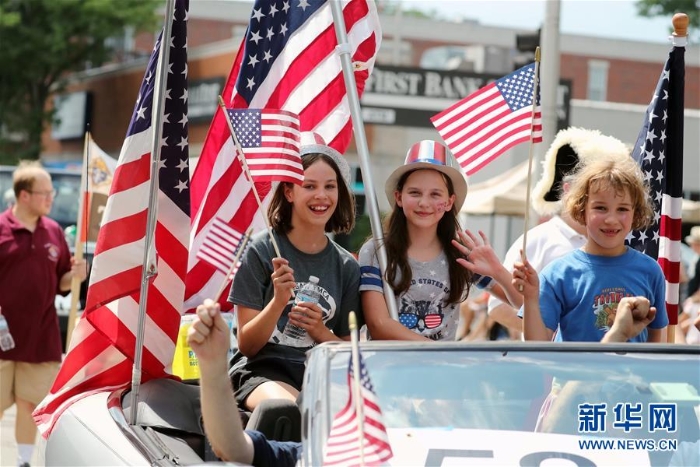 （国际）（3）美国举行独立日游行