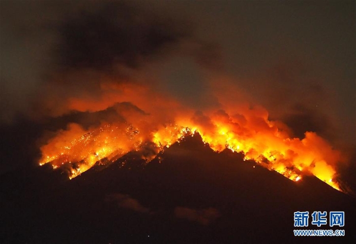 （国际·一周看天下）火山喷发