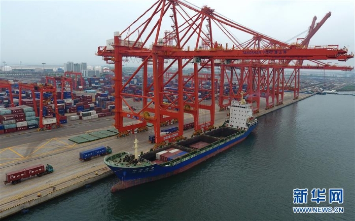（经济）（1）唐山港上半年吞吐量超3亿吨