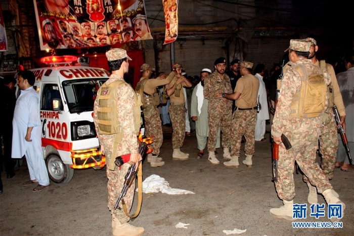 （国际）（3）巴基斯坦一政治集会遭自杀式爆炸袭击13人死亡