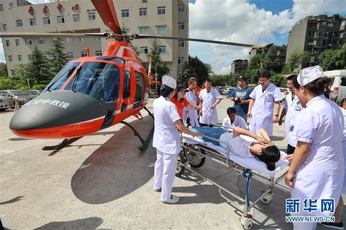 （社会）（1）贵州首架专业医疗构型救援直升机即将投入使用