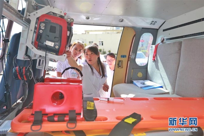 （社会）（3）贵州首架专业医疗构型救援直升机即将投入使用