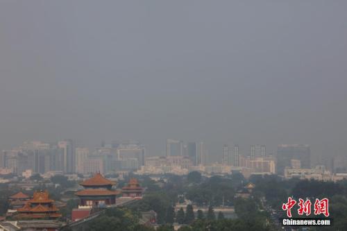 7月13日，高温、高湿度空气笼罩下的北京城区依旧处在高温黄色预警中，当日预报最高气温为36℃。 <a target='_blank' href='http://www.chinanews.com/' _fcksavedurl='http://www.chinanews.com/' _fcksavedurl='http://www.chinanews.com/'></table>中新社</a>记者 杨可佳 摄