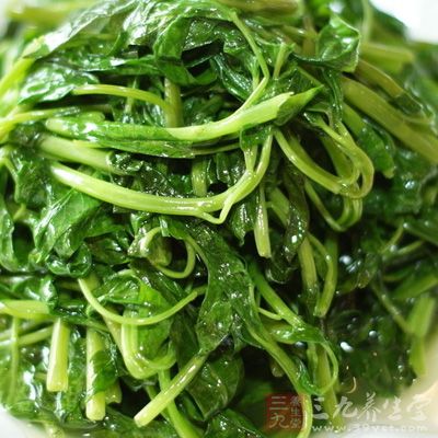 清淡不等于素食，素菜中虽然含有大量的膳食纤维及丰富的维生素