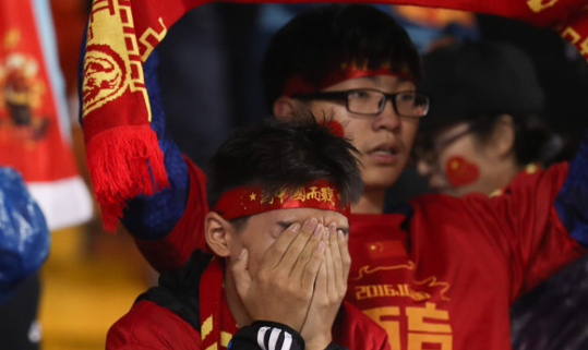 人民日报：输球黯然神伤，中国球迷保重