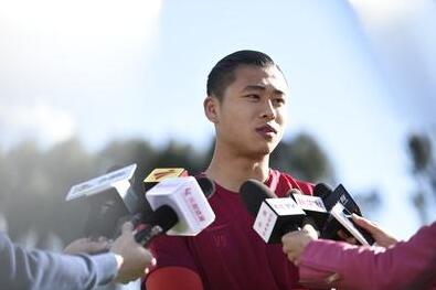 张玉宁：来昆明有点高原反应，对中卡之战很有信心