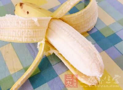 香蕉头用保鲜膜裹好，也可以延长保存期