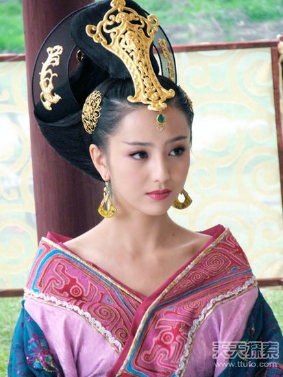 王莽表哥汉成帝第二任皇后就是历史上与杨贵妃齐名的大美女赵飞燕
