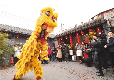 各地庙会渐次开张 浓浓年味滚滚袭来