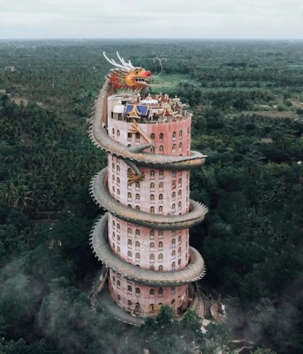 亚洲最/“疯狂/”的5座建筑,乐山大佛上榜,看到泰国的:神奇。
