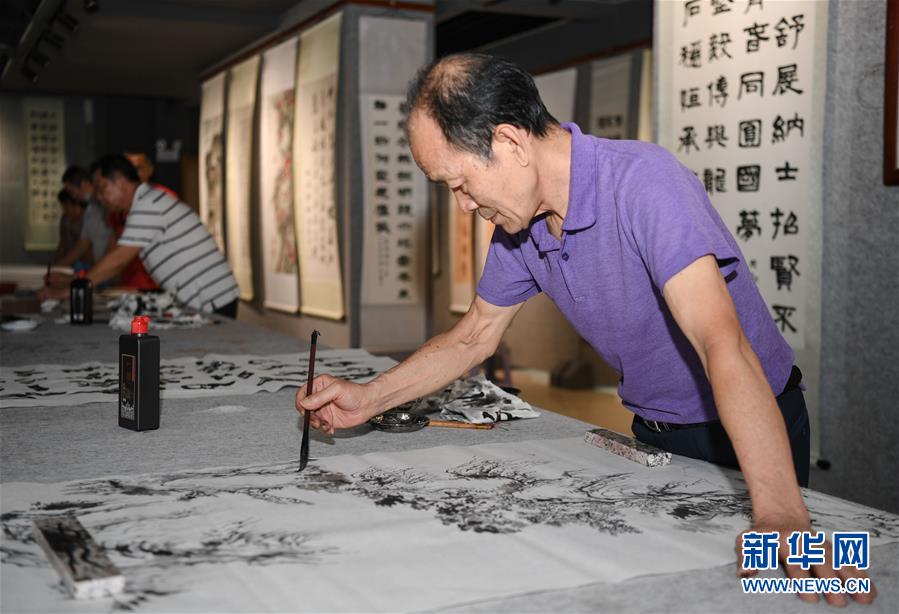 (社会)(1)广东佛山:建设村民活动场所 丰富群众文化生活