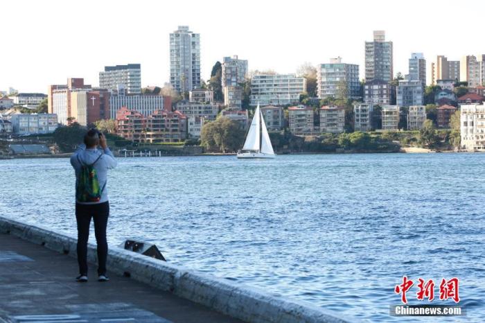 资料图:澳大利亚人的生活渐渐复苏。<a target='_blank' href='http://www.chinanews.com/'>中新社</a>记者 陶社兰 摄 点击进入下一页