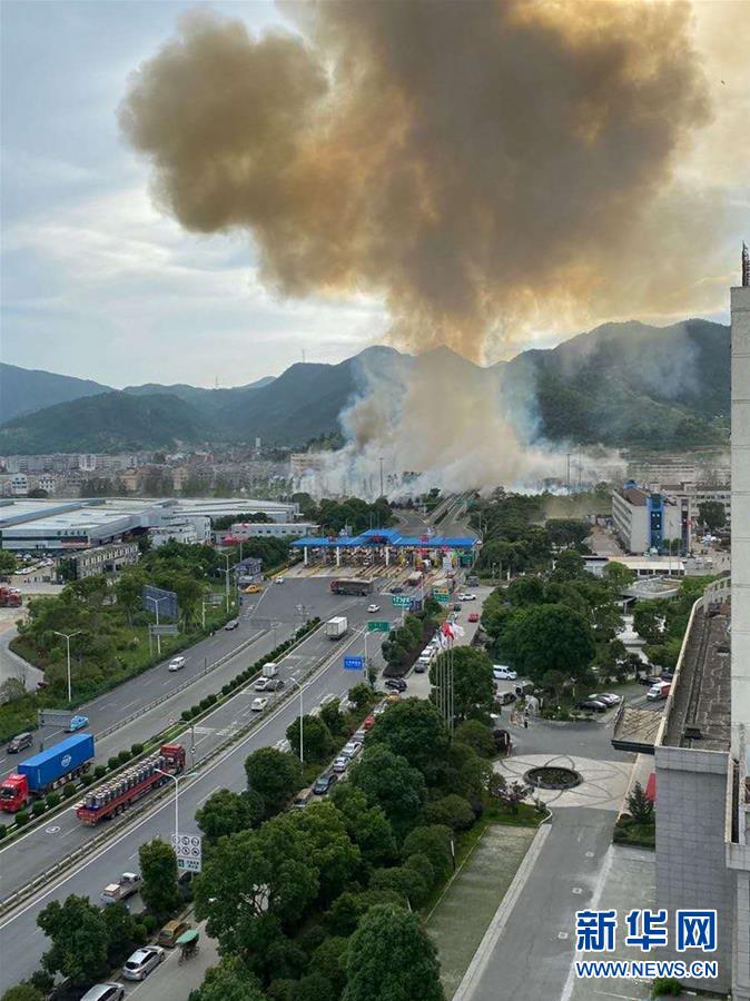 (镜观中国·新华社国内照片一周精选)(1)浙江温岭槽罐车爆炸事故现场