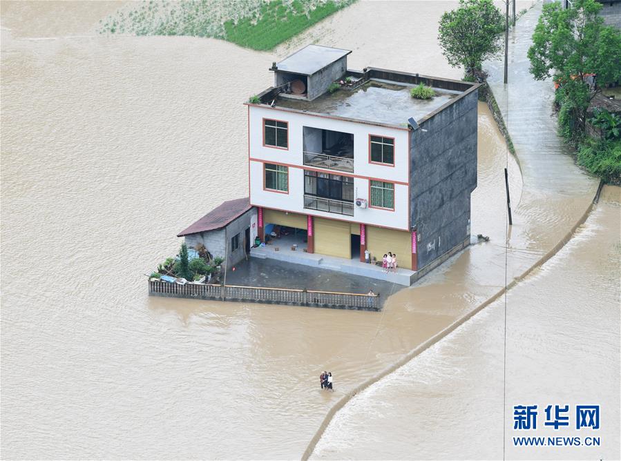 (镜观中国·新华社国内照片一周精选)(10)酉阳暴雨