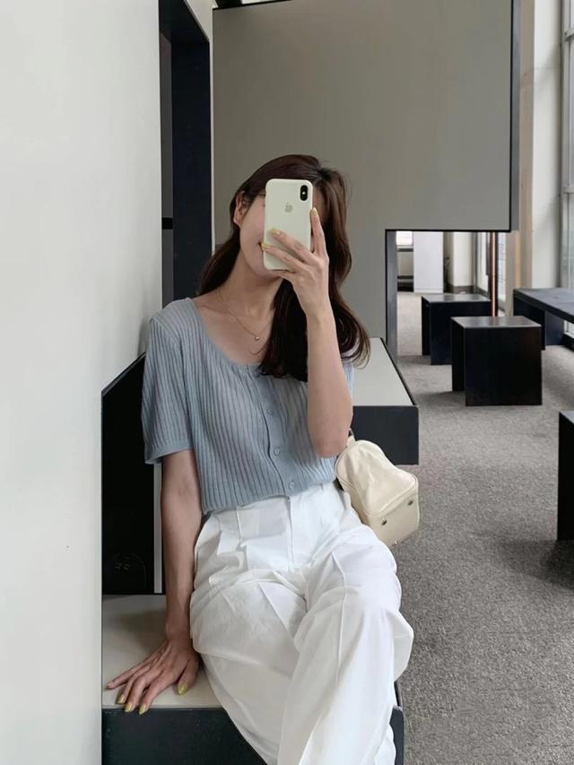 清新优雅的韩系穿搭,日常出行这么穿,轻松摆脱路人感