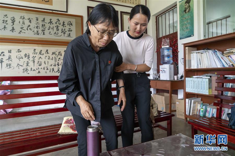 （图片故事）（4）忙碌的张桂梅校长