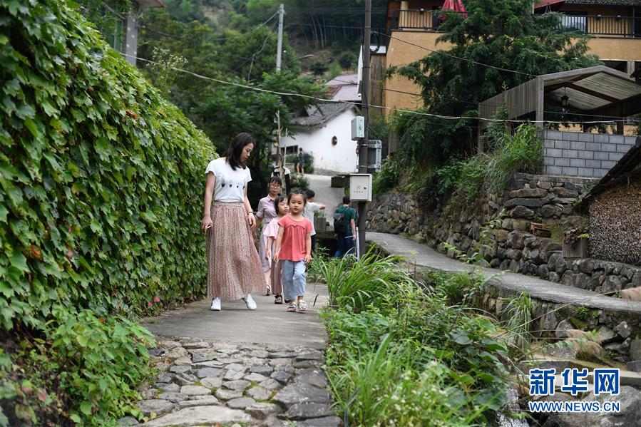 (社会)(2)浙江桐庐:畲乡山村旅游兴