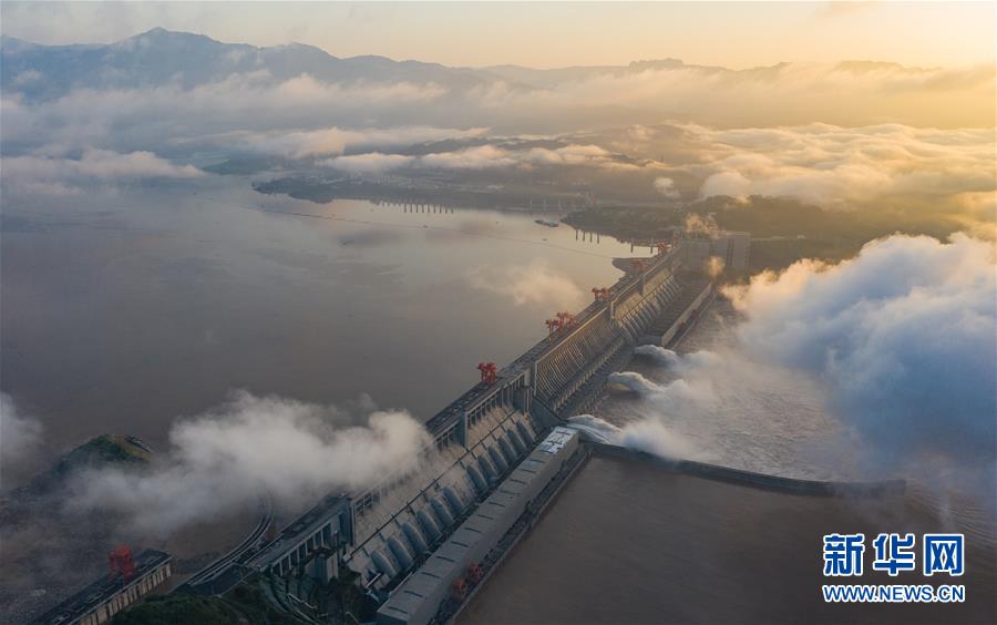 #(防汛抗洪·图文互动)(2)三峡水库有效拦蓄长江2020年第3号洪水削峰达36.7%