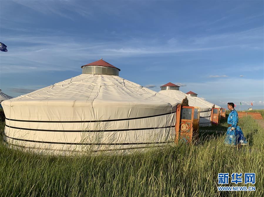 (图文互动)(1)枕着草原 望着星空——布仁巴雅尔和他的蒙古包