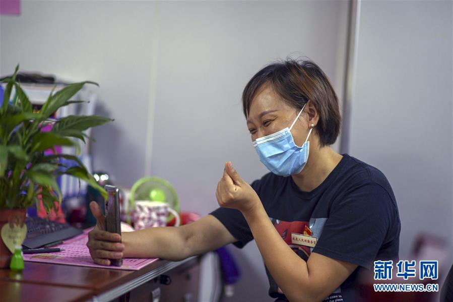 (聚焦疫情防控)(3)战“疫”一线的社区勤务员