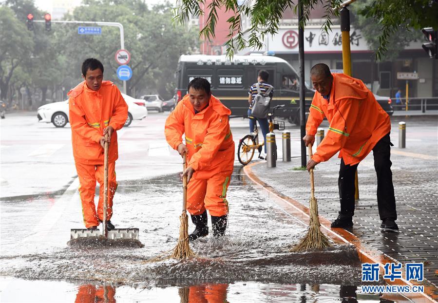 (社会)(2)北京迎来降雨