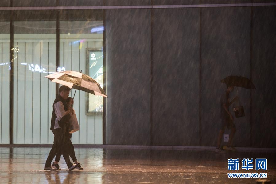 (社会)(3)北京迎来降雨