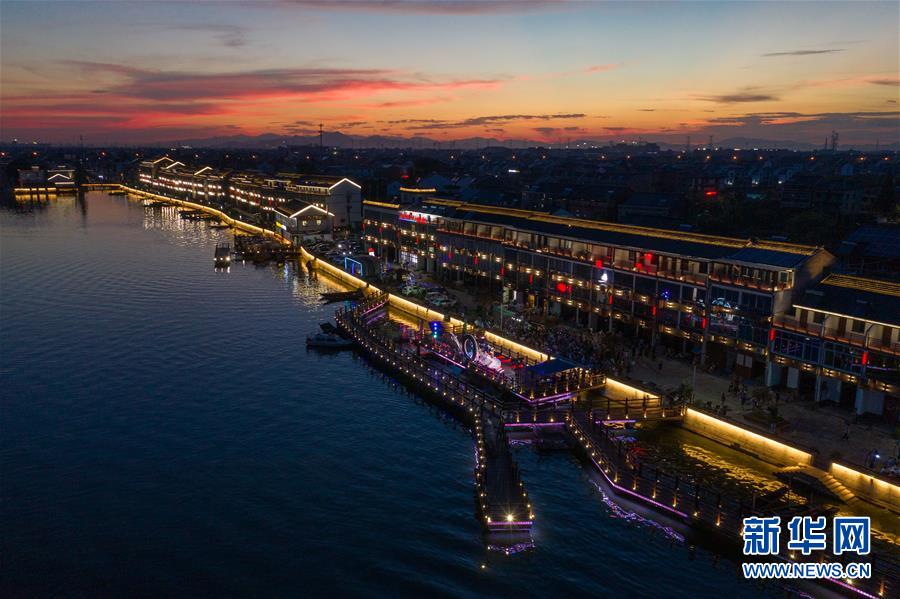 (经济)(2)水乡古镇开启夏日繁华“夜经济”