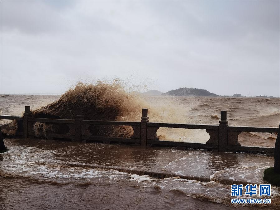 (社会)(3)台风“海高斯”登陆广东珠海