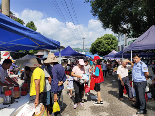 广西来宾市开展多形式反邪教宣传活动676