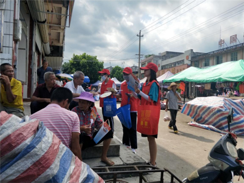 广西来宾市开展多形式反邪教宣传活动815