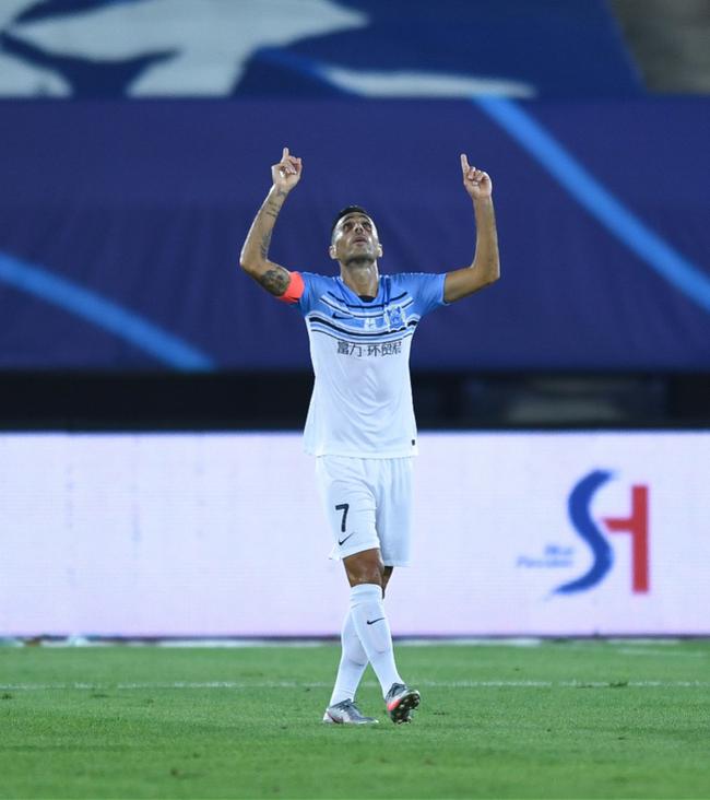 扎哈维对阵申花破门，这可能是他在中超赛场的最后一粒进球。新华社图片