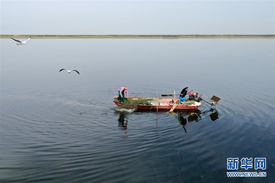 （美丽中国）（2）新疆博湖县：水在城中流 城在水中映