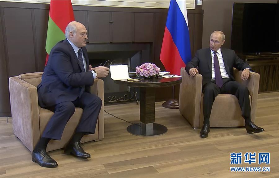 （国际）（2）普京与卢卡申科举行会晤