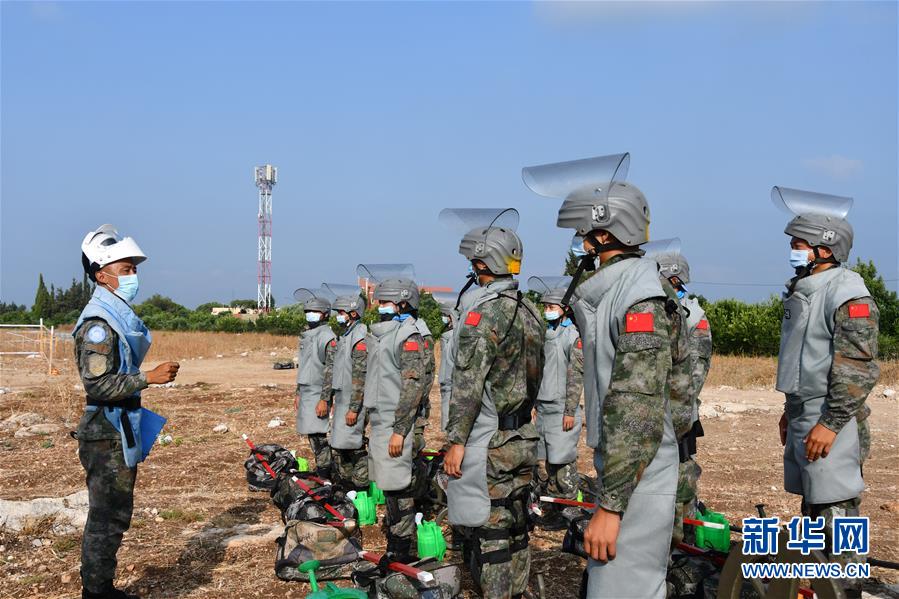 (国际·图文互动)(1)中国赴黎巴嫩维和官兵通过两种扫雷资质认证