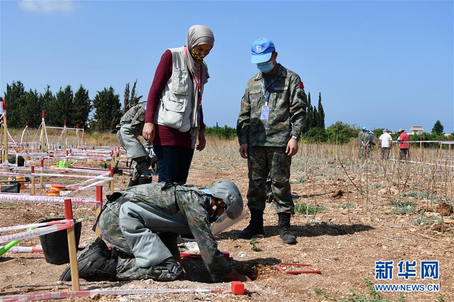 (国际·图文互动)(3)中国赴黎巴嫩维和官兵通过两种扫雷资质认证