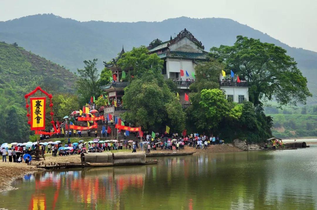 贺州旅游，这九大景点不容错过，展现广西的绝美风貌