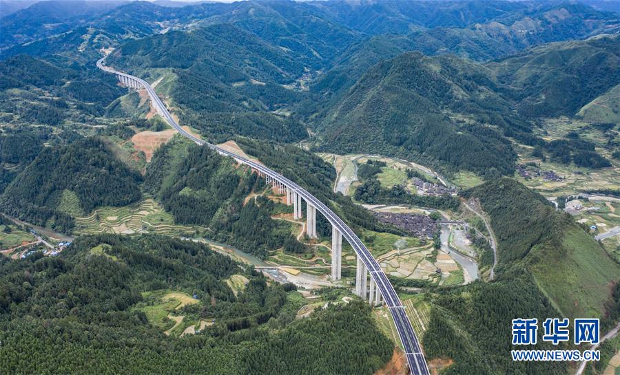 （经济）（3）贵州剑榕高速建成通车