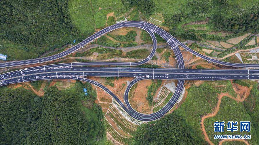 （经济）（4）贵州剑榕高速建成通车