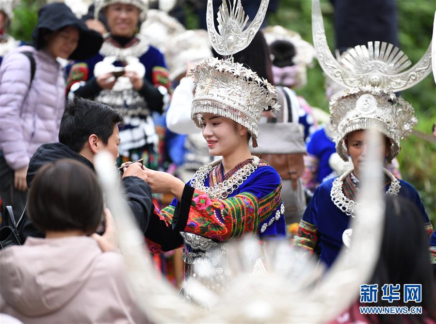 #（坐着高铁看中国）（2）贵州雷山：高铁助力苗寨旅游