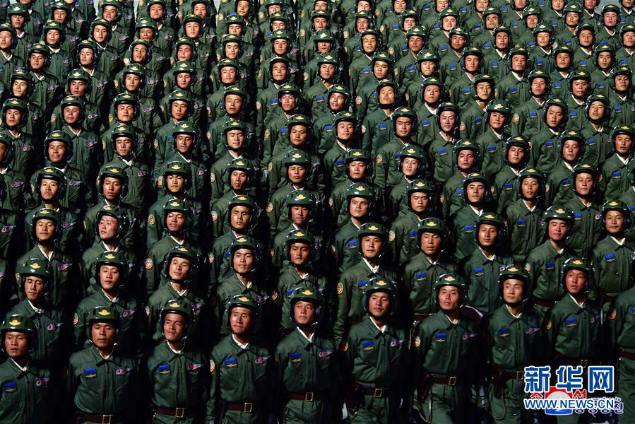 （国际）（7）朝鲜举行阅兵式庆祝劳动党建党75周年