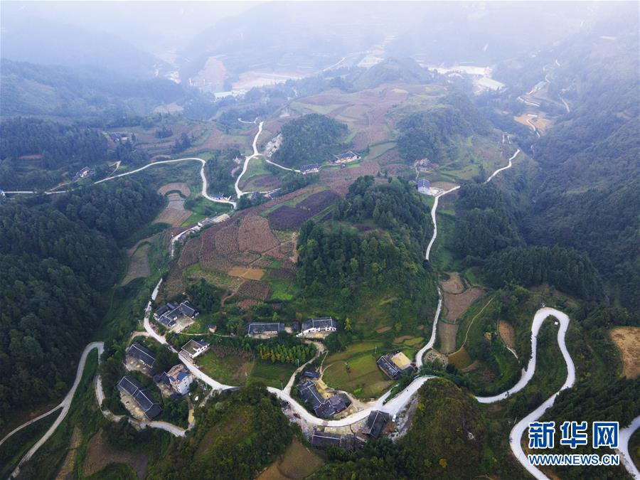 #(社会)(3)贵州遵义:打通“毛细血管”建全农村交通网络