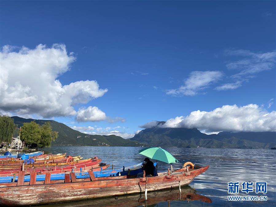 （图文互动）（1）生态搬迁，“退一步”守护泸沽湖清清的水源