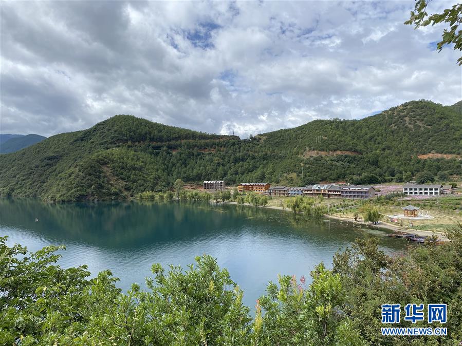 （图文互动）（5）生态搬迁，“退一步”守护泸沽湖清清的水源