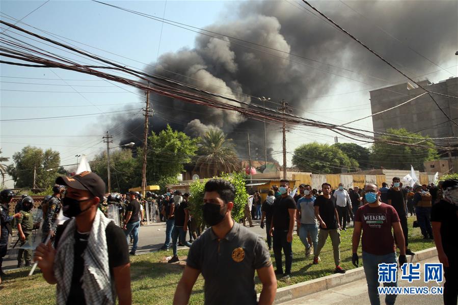 （国际）（3）伊拉克库民党巴格达总部遭示威者纵火