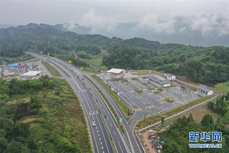 （经济）（3）重庆：南两高速建成通车