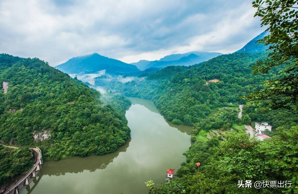 11月去旅行，国内这些秋景哪个最让你心动？