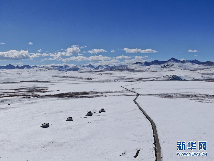 (社会)(4)雪后的嘉塘草原