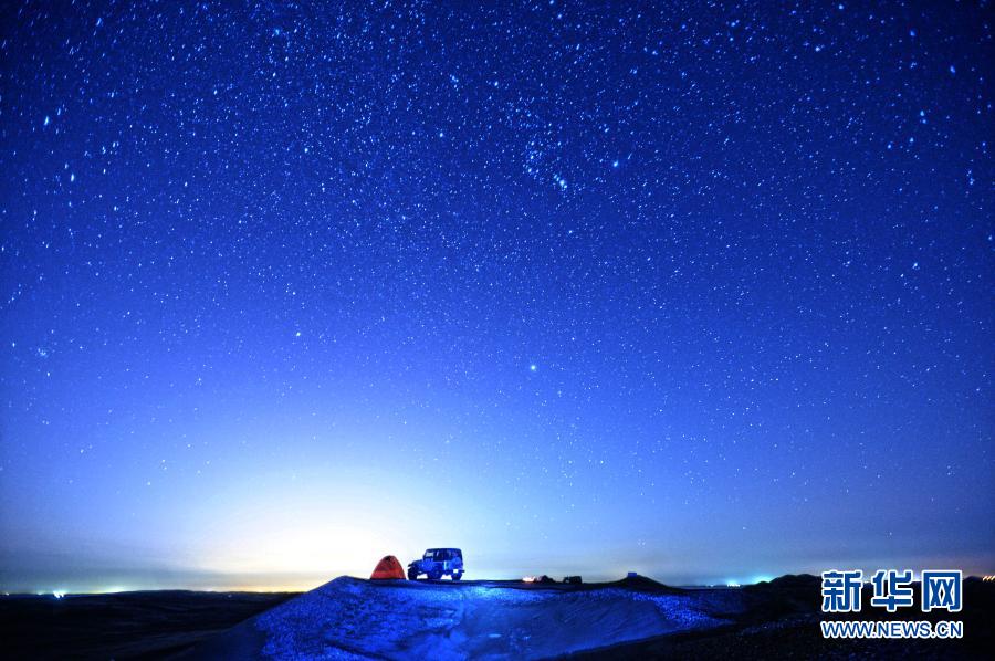 这是12月13日晚在科威特杰赫拉省拍摄的星空。新华社发（阿萨德摄）