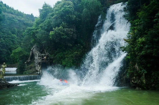 冬游广西 | 谁说冬季无绿意？走进西山和北帝山，看千山一碧