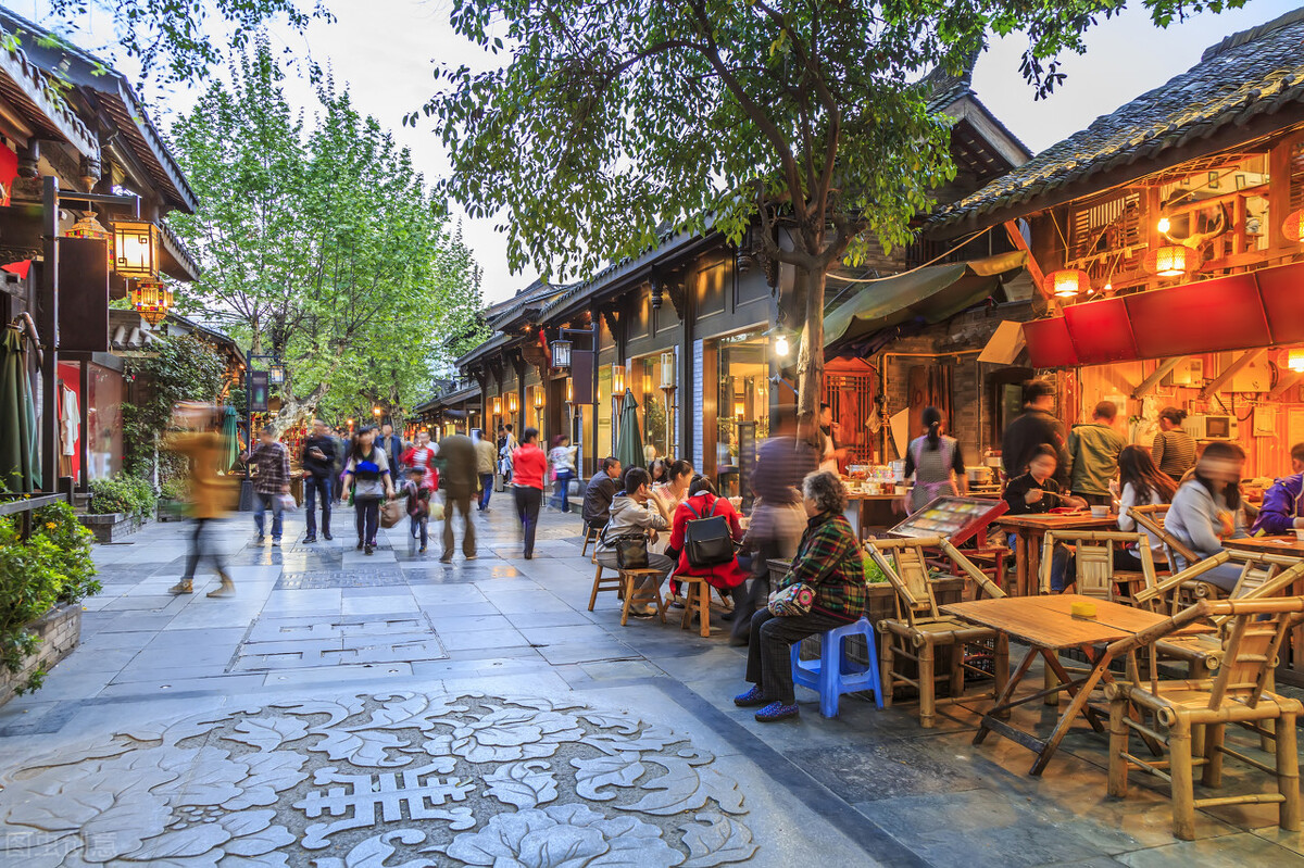 中国8个适合带父母旅游的城市,风景优美有意义,你会考虑哪个?
